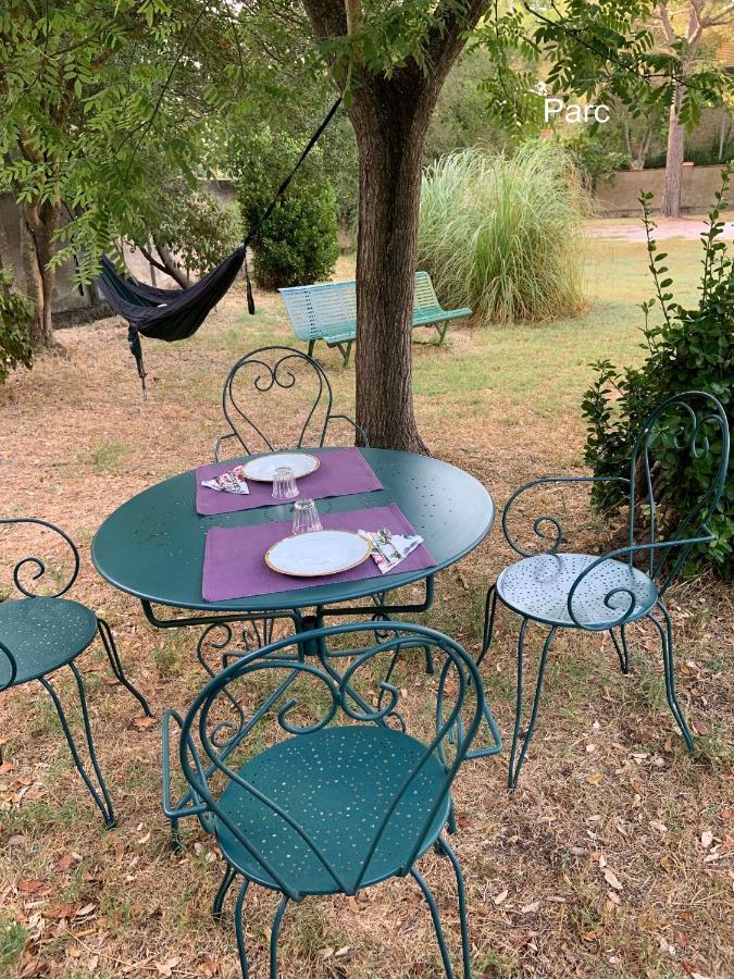 Bed and Breakfast Un Nid en Camargue Salin-de-Giraud Exterior foto